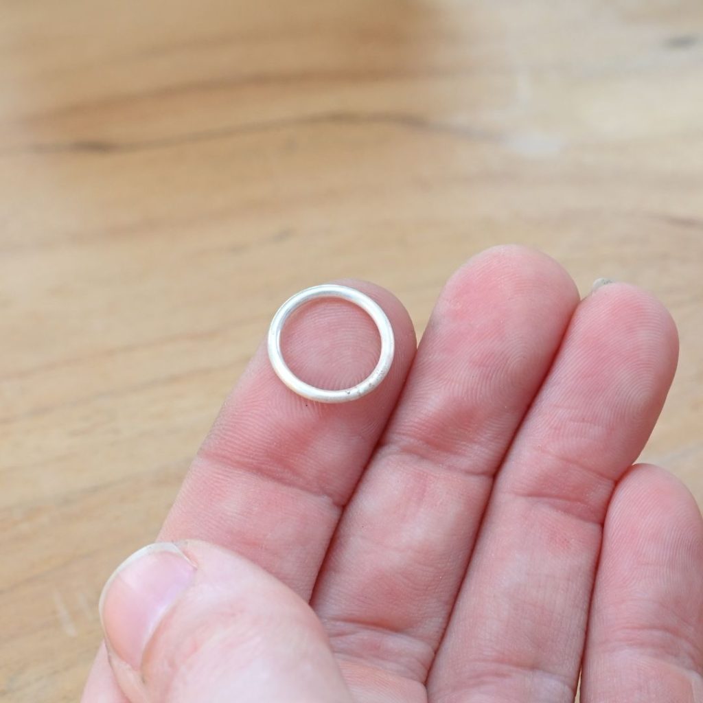 Round silver jump ring