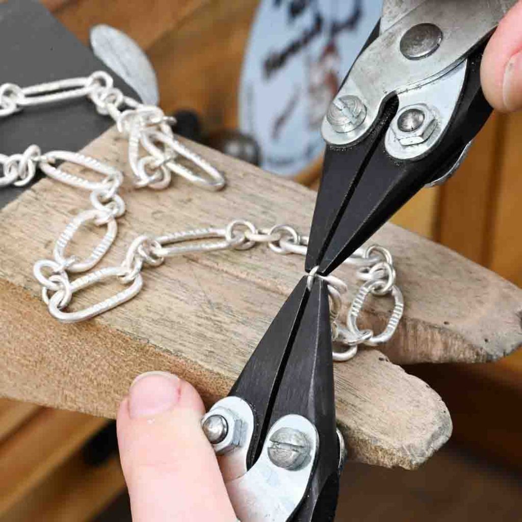 Creating a handmade silver chain