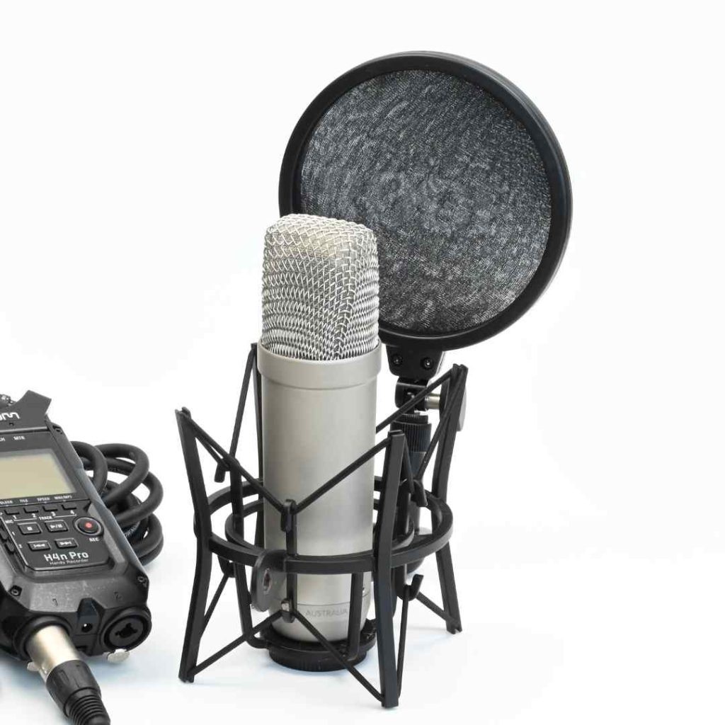 Microphone for recording online jewellery making classes