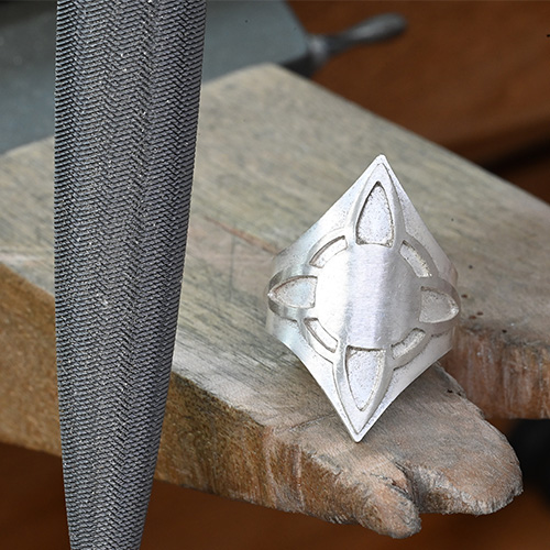 Saddle Ring_lucy walker jewelry